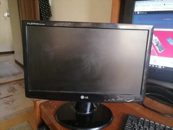 مونیتور 19 اینچ LG - Image 2