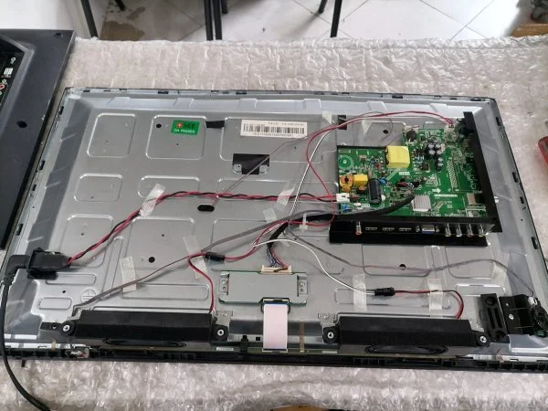 X-Vision-32XK550 - Image 2